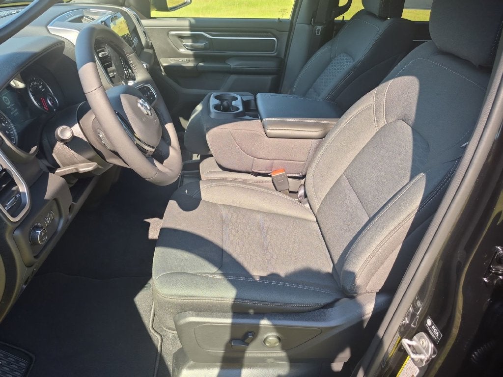 2027 RAM 1500 Big Horn/Lone Star