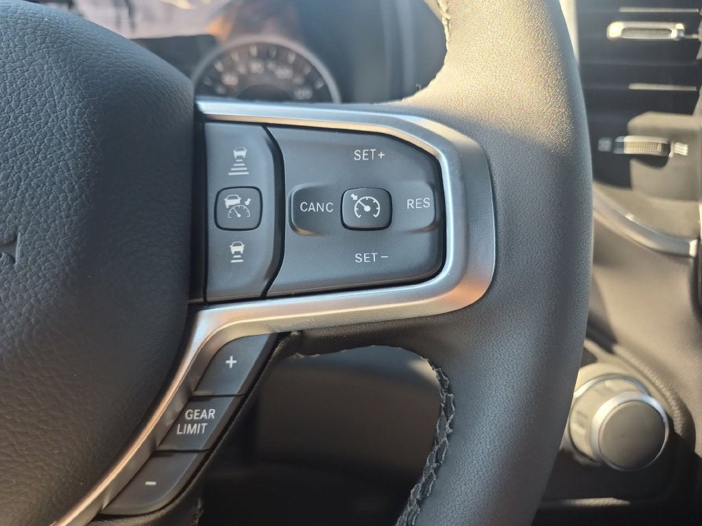 2027 RAM 1500 Big Horn/Lone Star