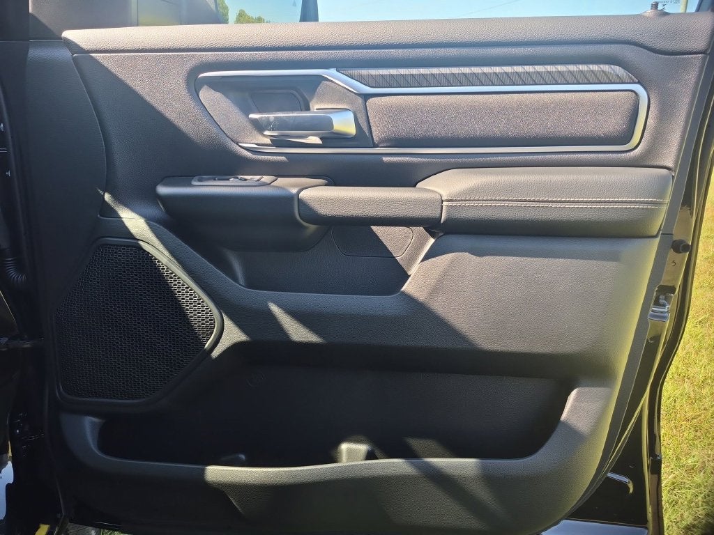 2027 RAM 1500 Big Horn/Lone Star