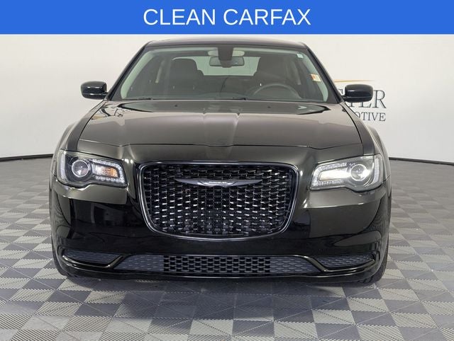 2022 Chrysler 300 Touring