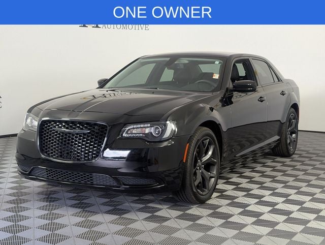 2022 Chrysler 300 Touring