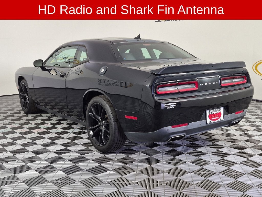 2017 Dodge Challenger SXT