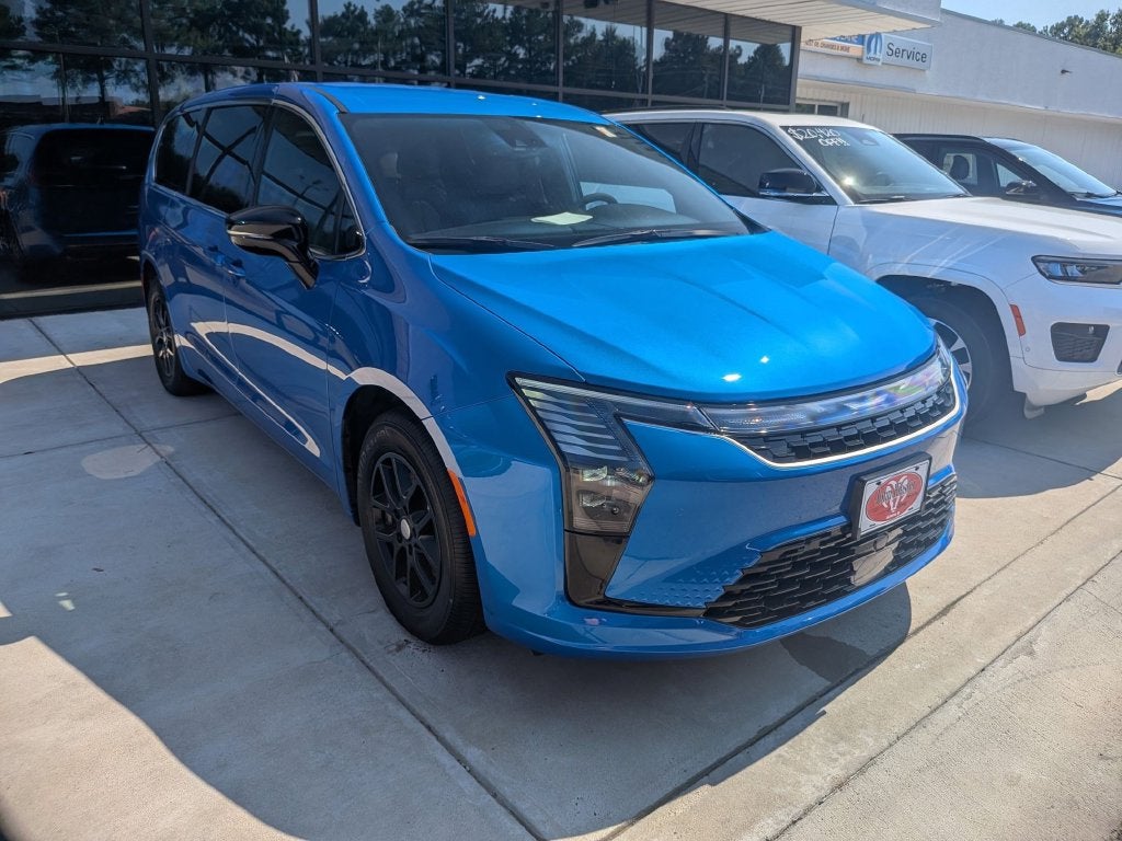 2027 Chrysler Pacifica Select