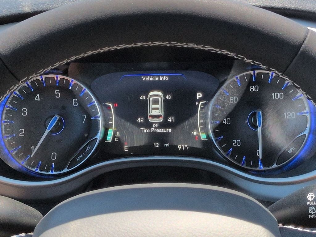 2027 Chrysler Pacifica Select