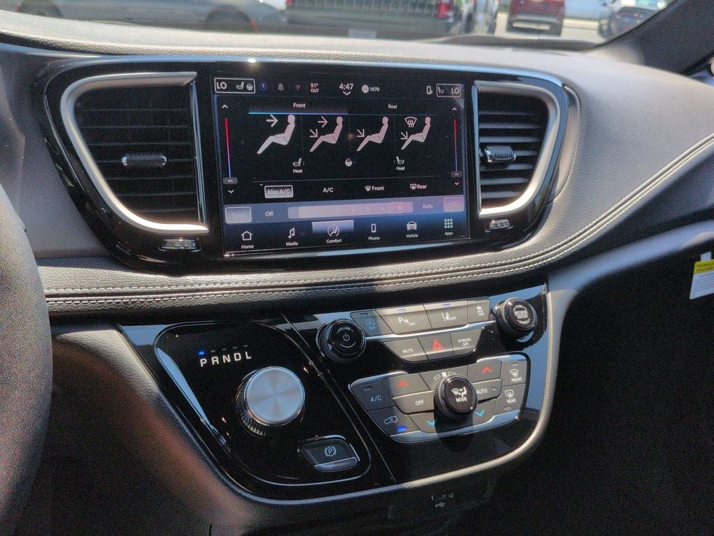 2027 Chrysler Pacifica Select