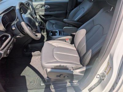 2027 Chrysler Pacifica LX