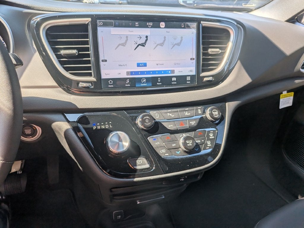 2027 Chrysler Pacifica LX