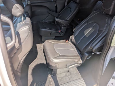 2027 Chrysler Pacifica LX