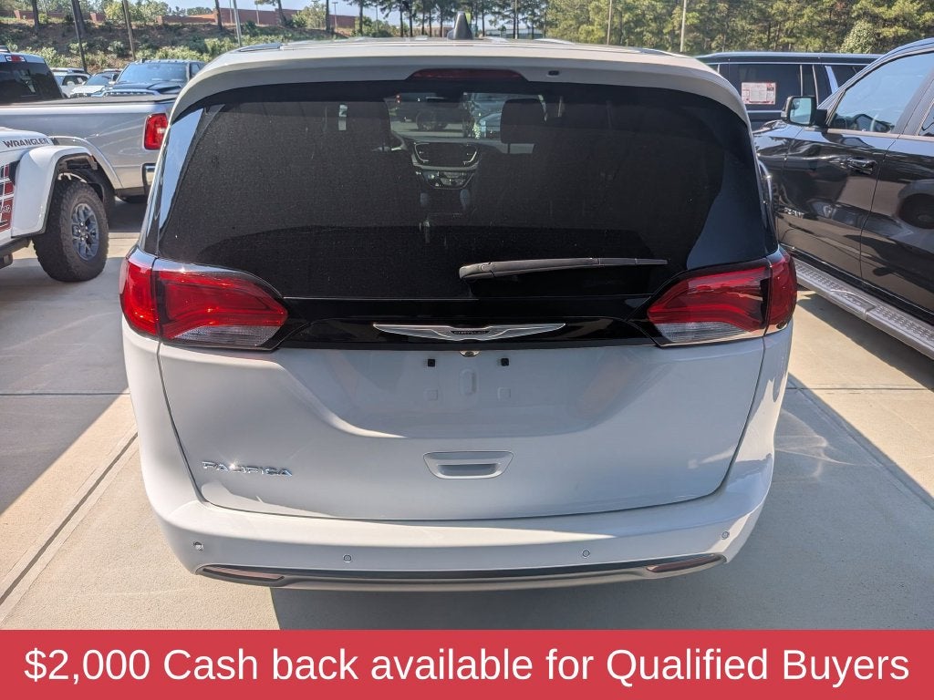 2027 Chrysler Pacifica LX