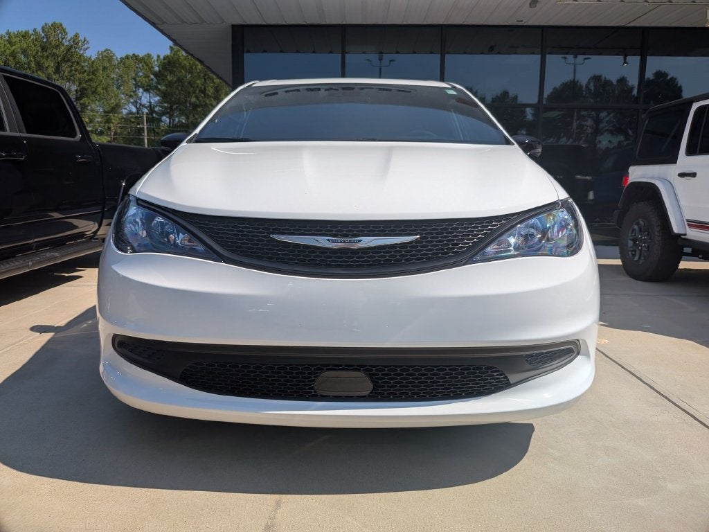 2027 Chrysler Pacifica LX