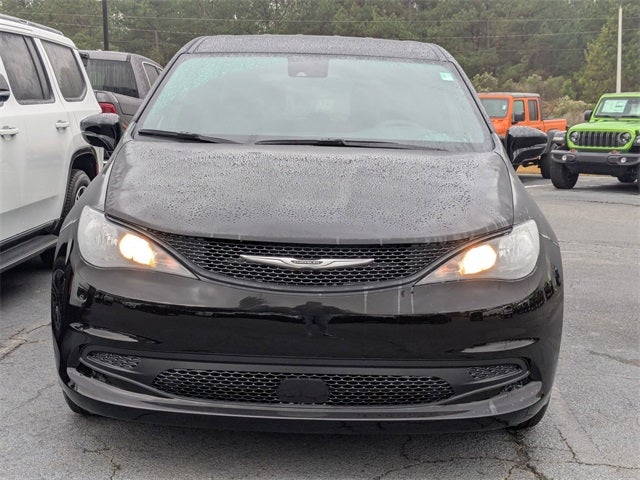 2026 Chrysler Voyager LX