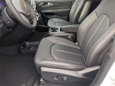 2026 Chrysler Voyager LX