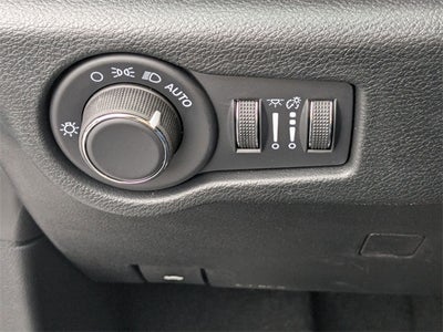 2026 Chrysler Voyager LX