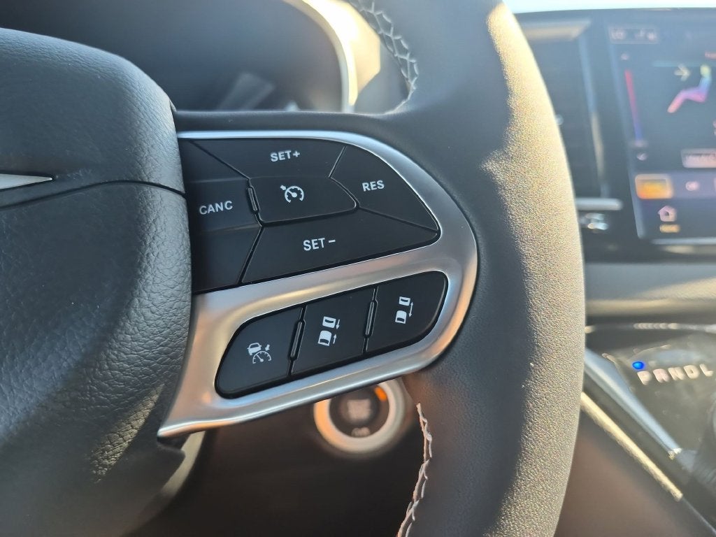 2027 Chrysler Pacifica LX