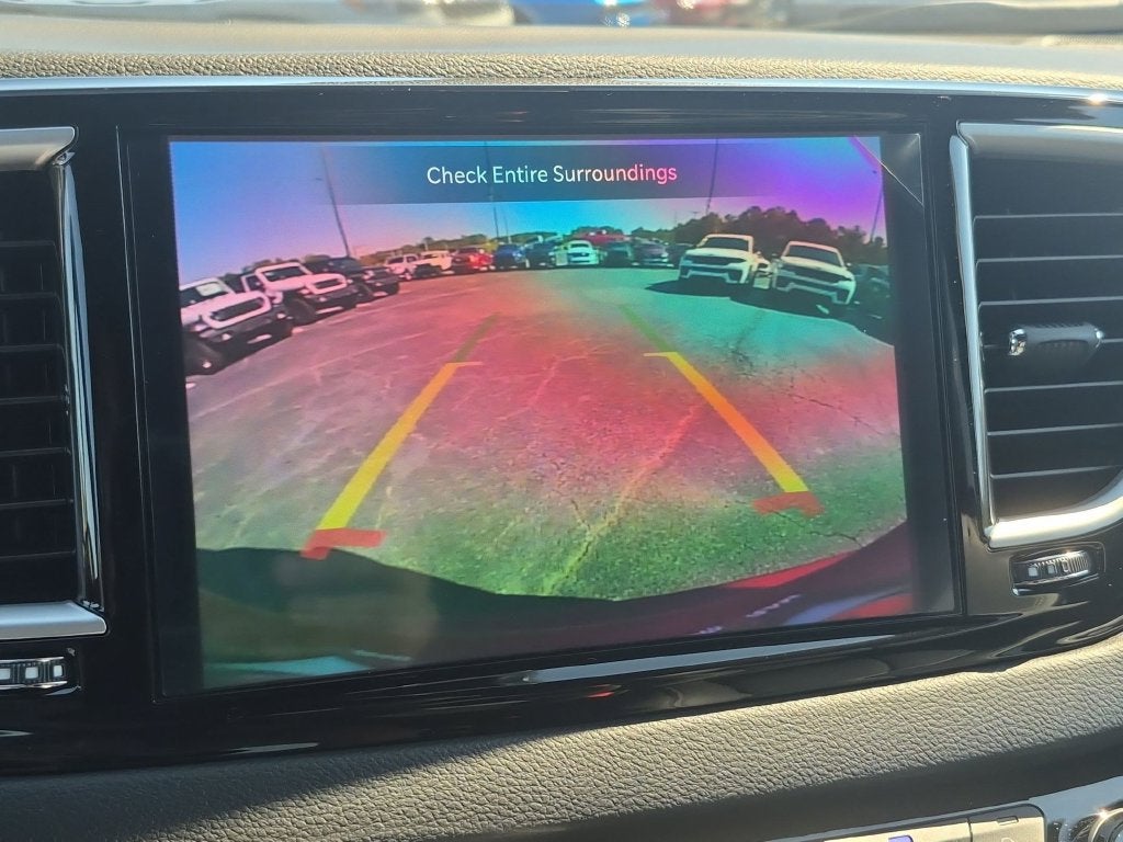2027 Chrysler Pacifica LX