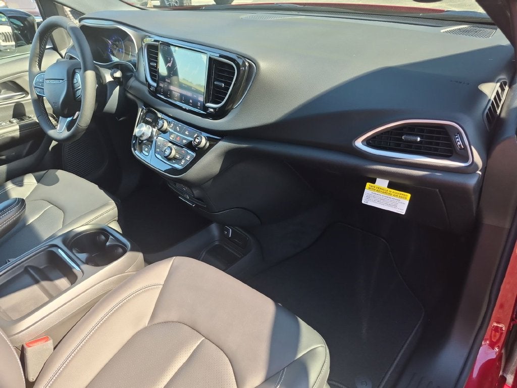 2027 Chrysler Pacifica LX