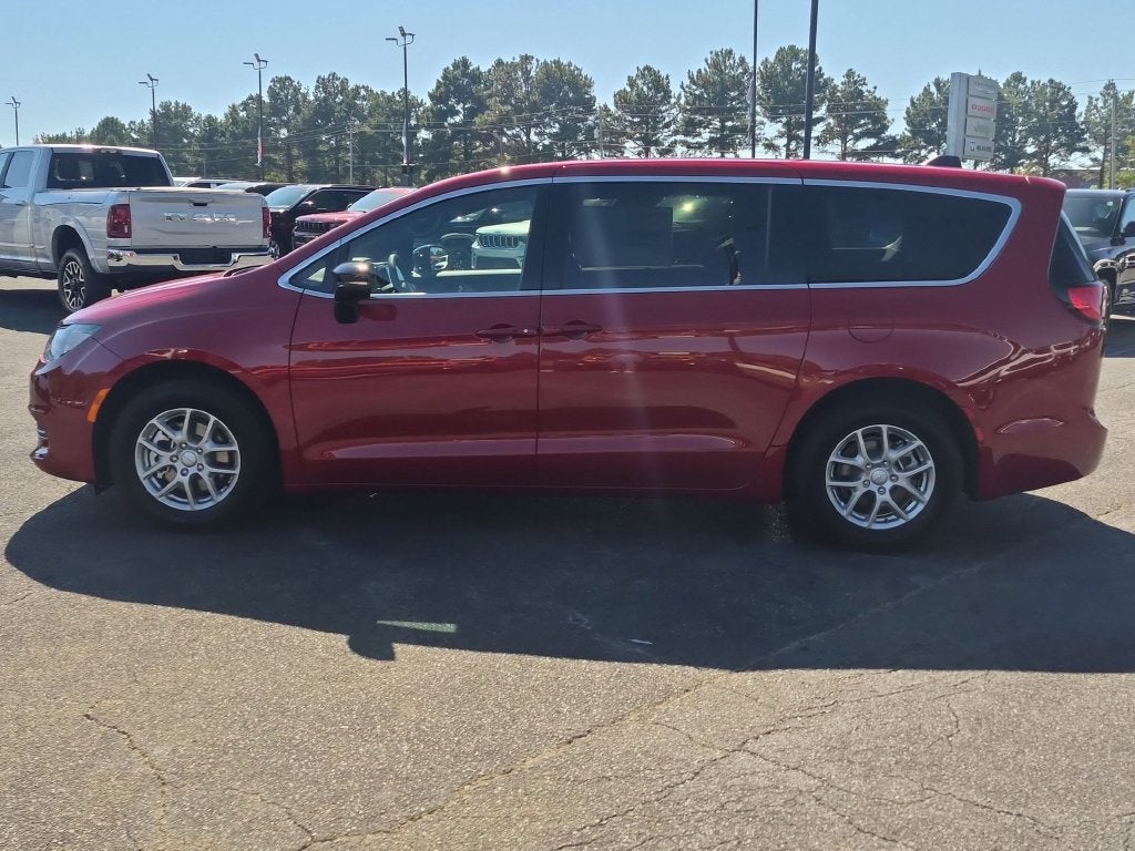 2027 Chrysler Pacifica LX