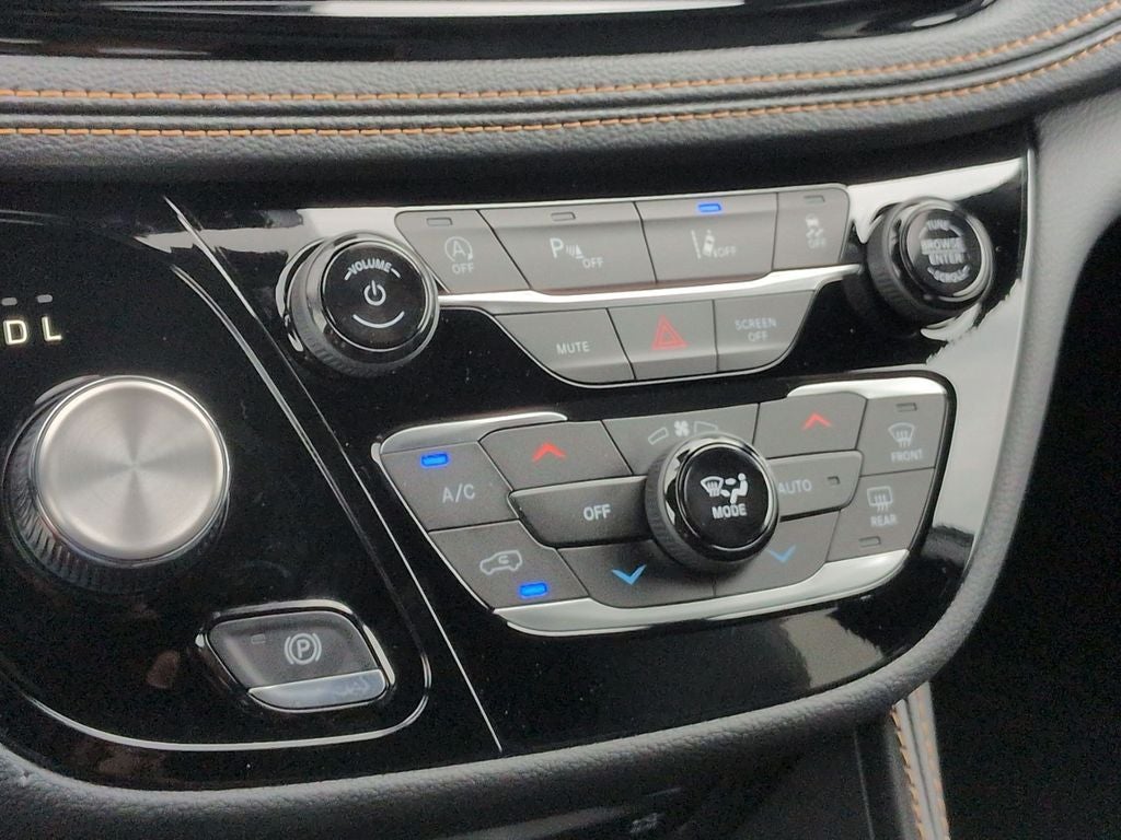 2027 Chrysler Pacifica Pinnacle