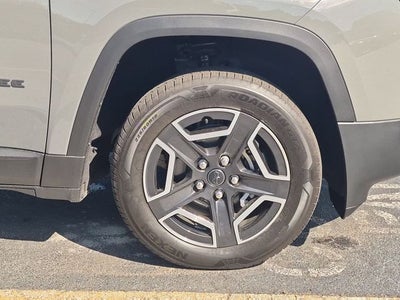 2026 Jeep Cherokee Laredo