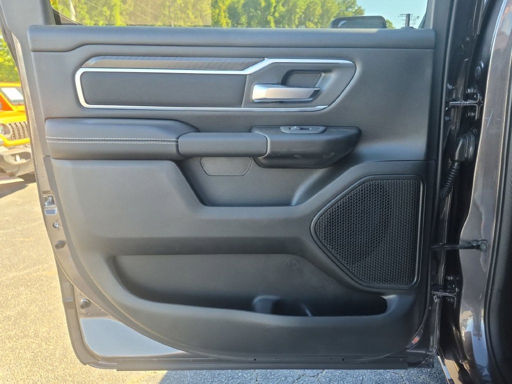 2027 RAM 1500 Big Horn/Lone Star