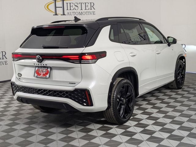 2026 Volkswagen Tiguan 2.0T SE R-Line Black