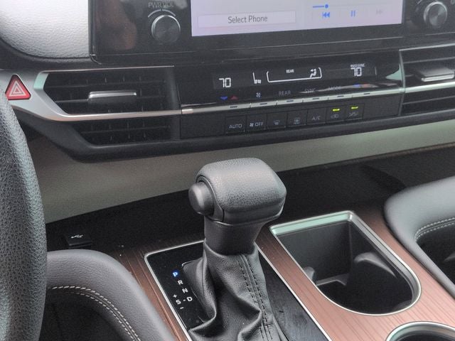 2024 Toyota Sienna LE 8 Passenger