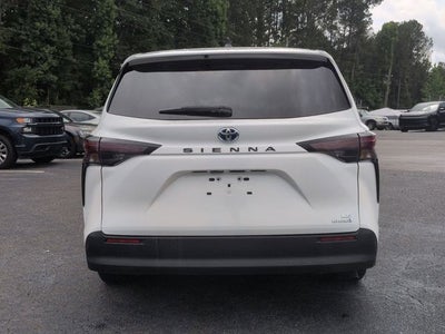 2024 Toyota Sienna LE 8 Passenger