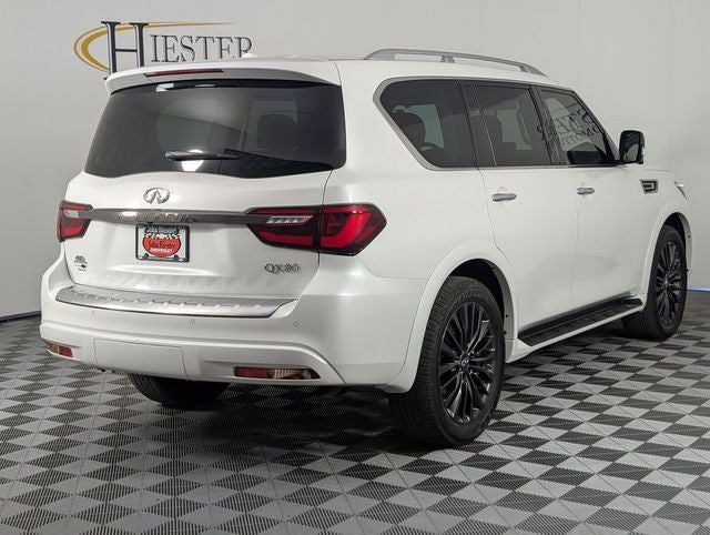 2023 INFINITI QX80 Premium Select