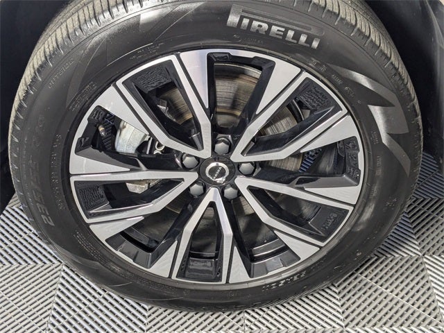 2025 Volvo XC60 B5 Plus