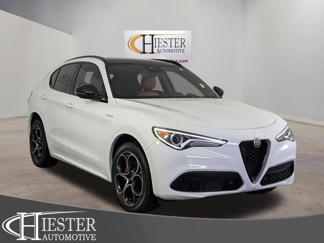 2023 Alfa Romeo Stelvio Veloce AWD's photo