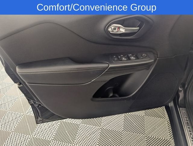 2016 Jeep Cherokee Altitude
