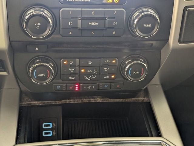 2017 Ford Super Duty F-250 SRW Lariat