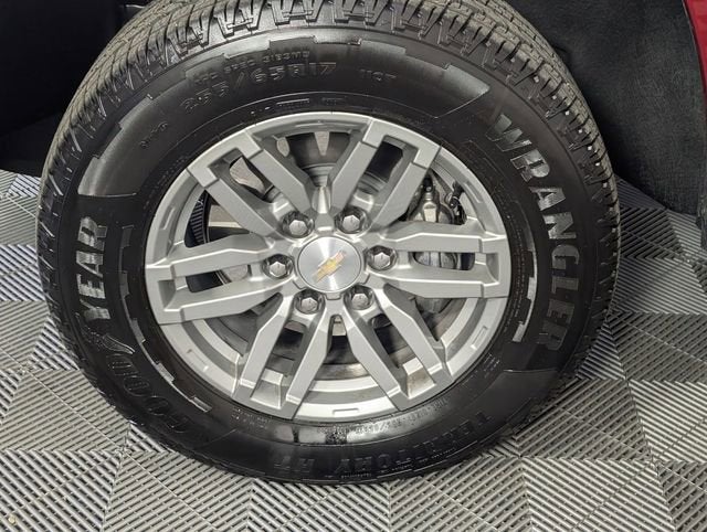 2025 Chevrolet Colorado WT/LT