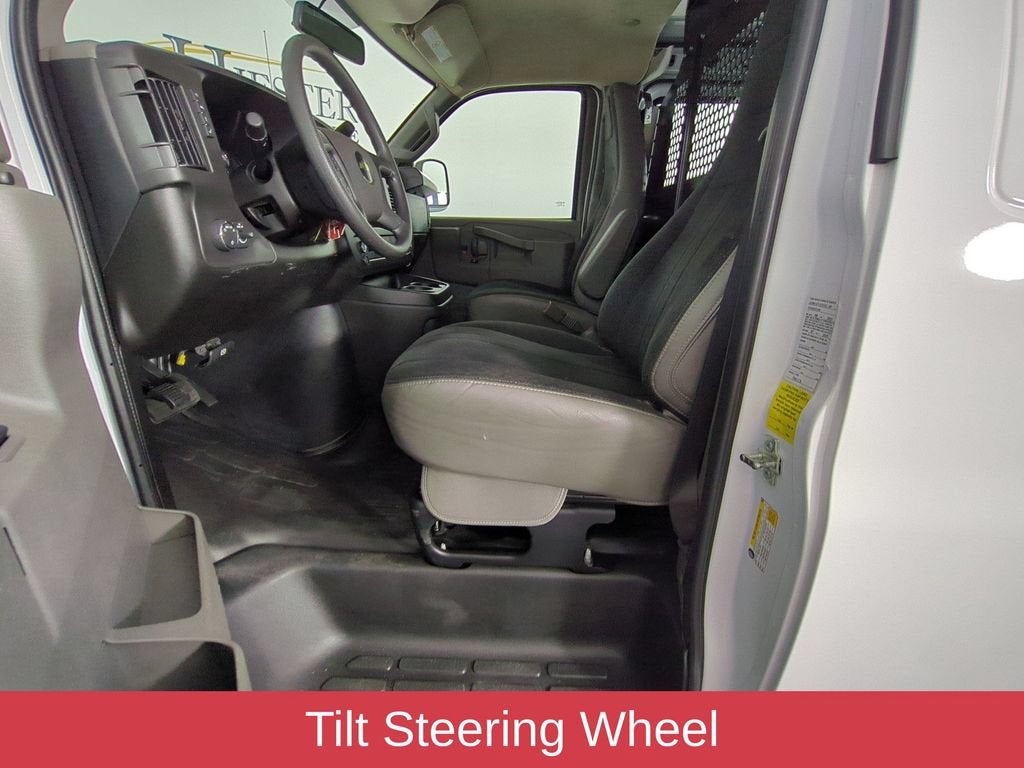 2025 Chevrolet Express Cargo WT