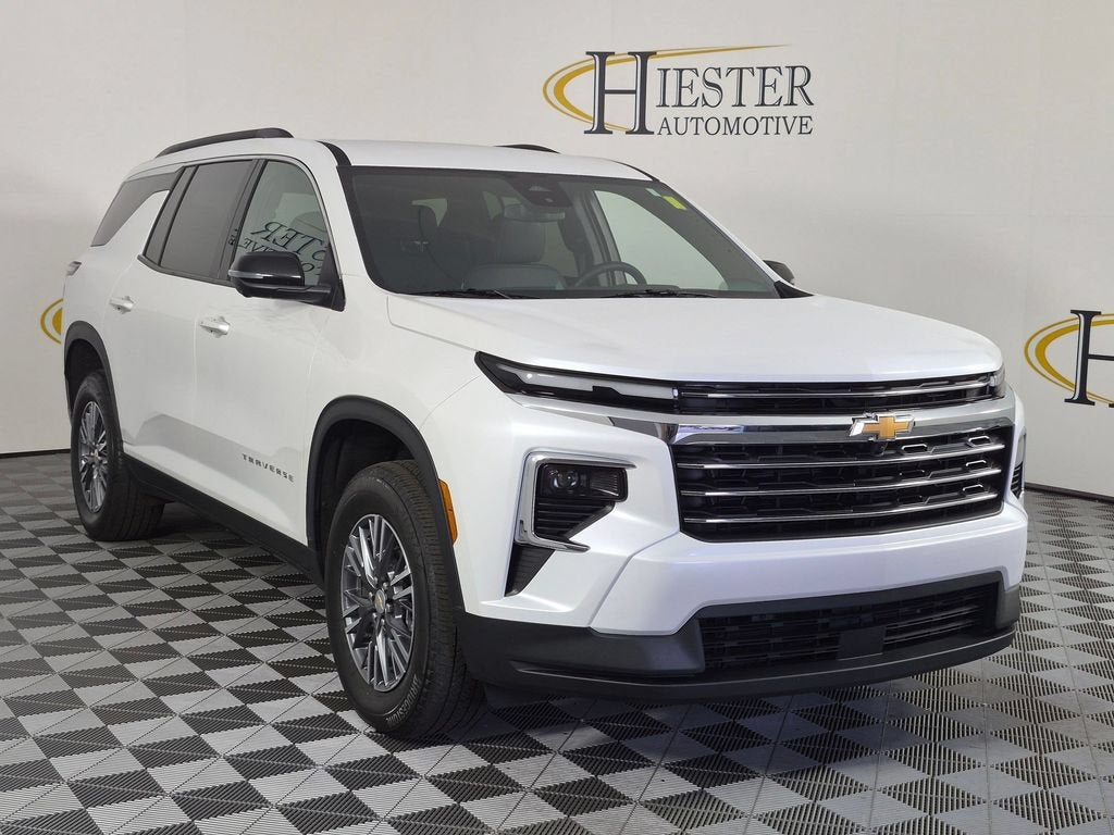 2025 Chevrolet Traverse LT