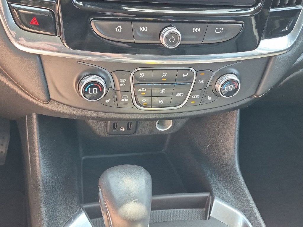 2021 Chevrolet Traverse LT Leather
