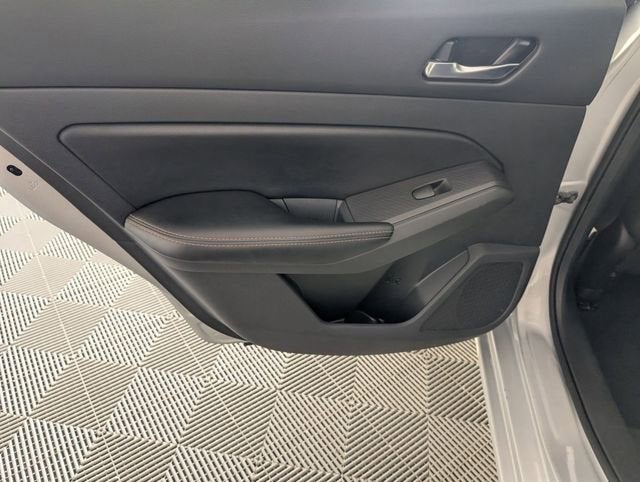 2022 Nissan Altima SR FWD
