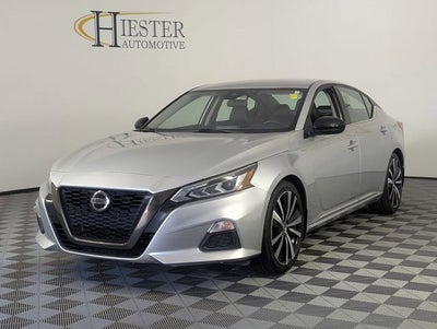 2022 Nissan Altima SR FWD