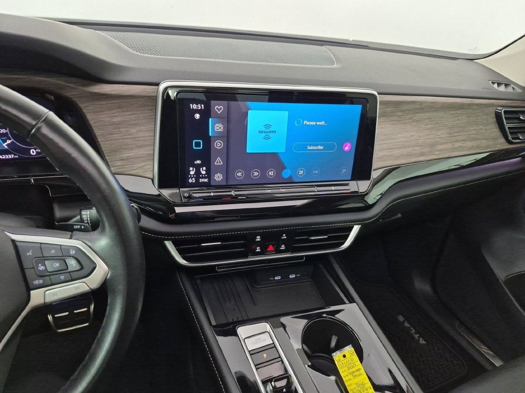 2025 Volkswagen Atlas 2.0T SEL Premium R-Line