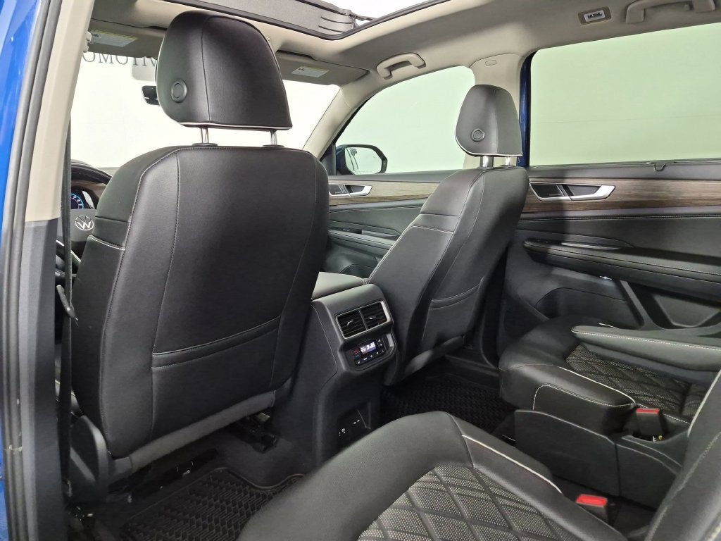 2025 Volkswagen Atlas 2.0T SEL Premium R-Line