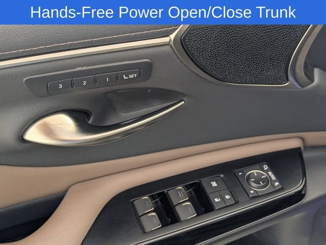 2022 Lexus ES 300h Ultra Luxury