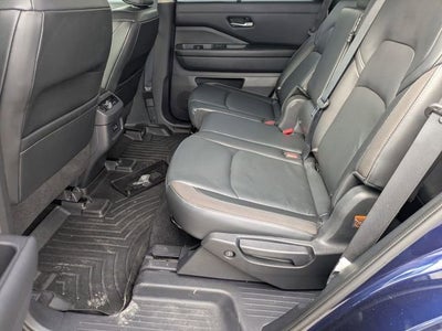 2022 Nissan Pathfinder SL