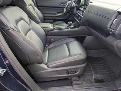 2022 Nissan Pathfinder SL