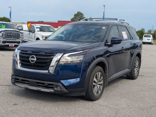 2022 Nissan Pathfinder SL