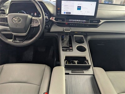 2025 Toyota Sienna XLE