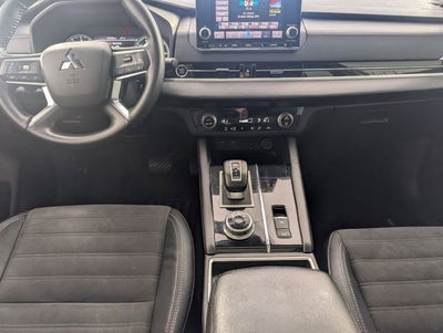 2022 Mitsubishi Outlander SE