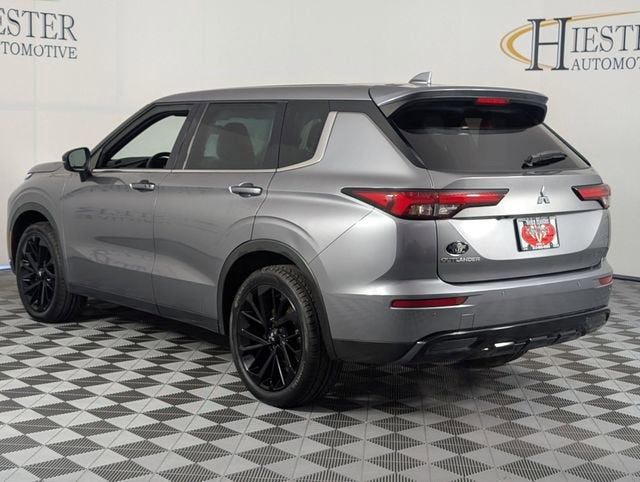 2022 Mitsubishi Outlander SE