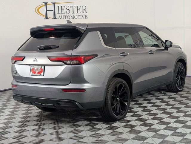 2022 Mitsubishi Outlander SE