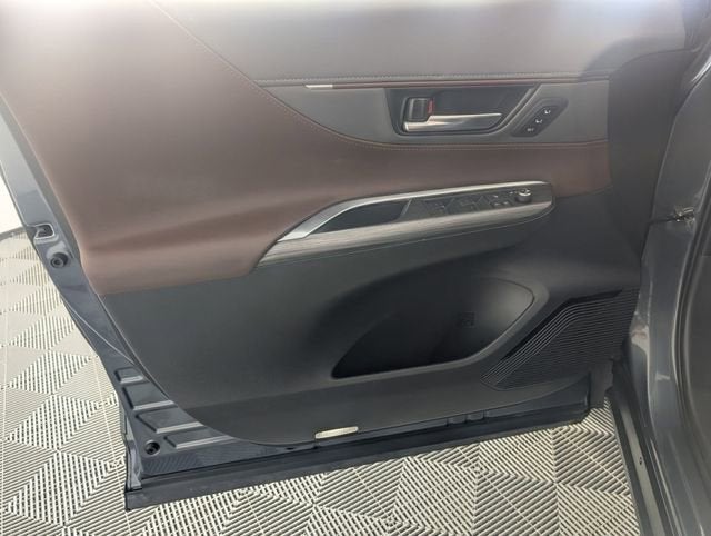 2022 Toyota Venza LE