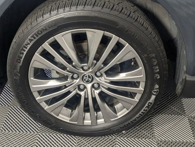 2022 Toyota Venza LE